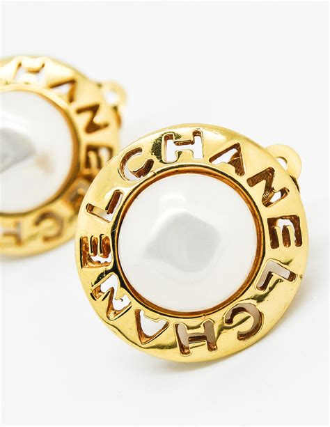 chanel vintage earrings pearl.